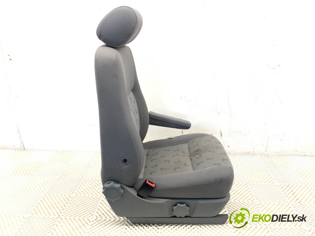 VW TRANSPORTER T5 Autobus 2009 96 kW 2.5 TDI 2461 Sedadlo ľavy predný