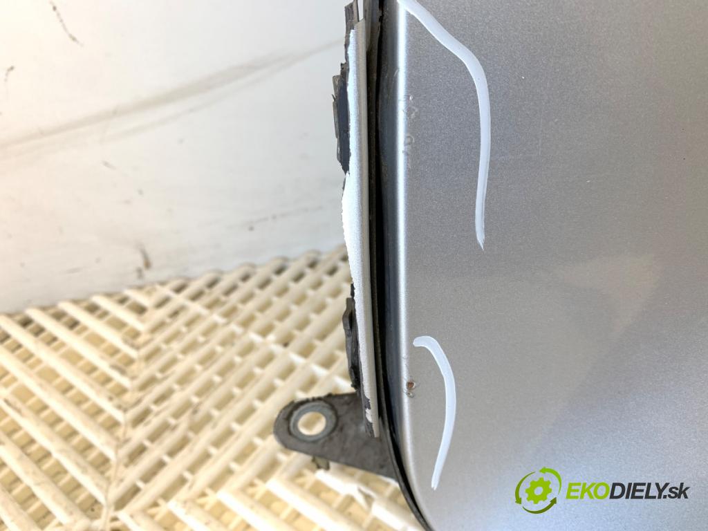 VW TRANSPORTER T5 Autobus 2009 96 kW 2.5 TDI 2461 blatník levý přední část