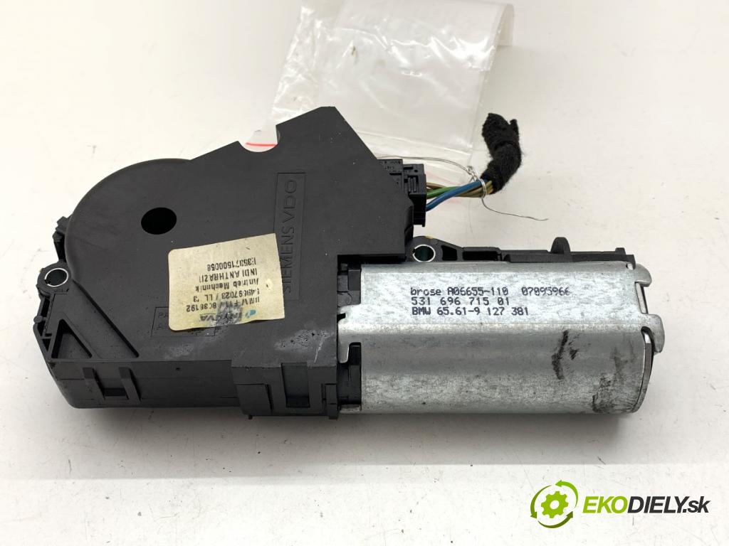 BMW F11 Kombi 2015 230 kW 535 d xDrive 2993 motor střešního okna 9127381