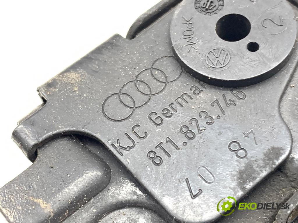 AUDI A4 B8 sedan 2008 118 kW 1.8 TFSI 1798 zámok kapoty predný 8T1823746