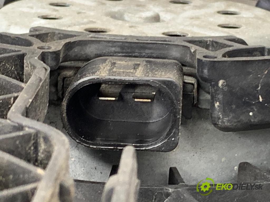 AUDI A4 B8 sedan 2008 118 kW 1.8 TFSI 1798 Ventilátor chladiča 8K0121003L (Ventilátor)