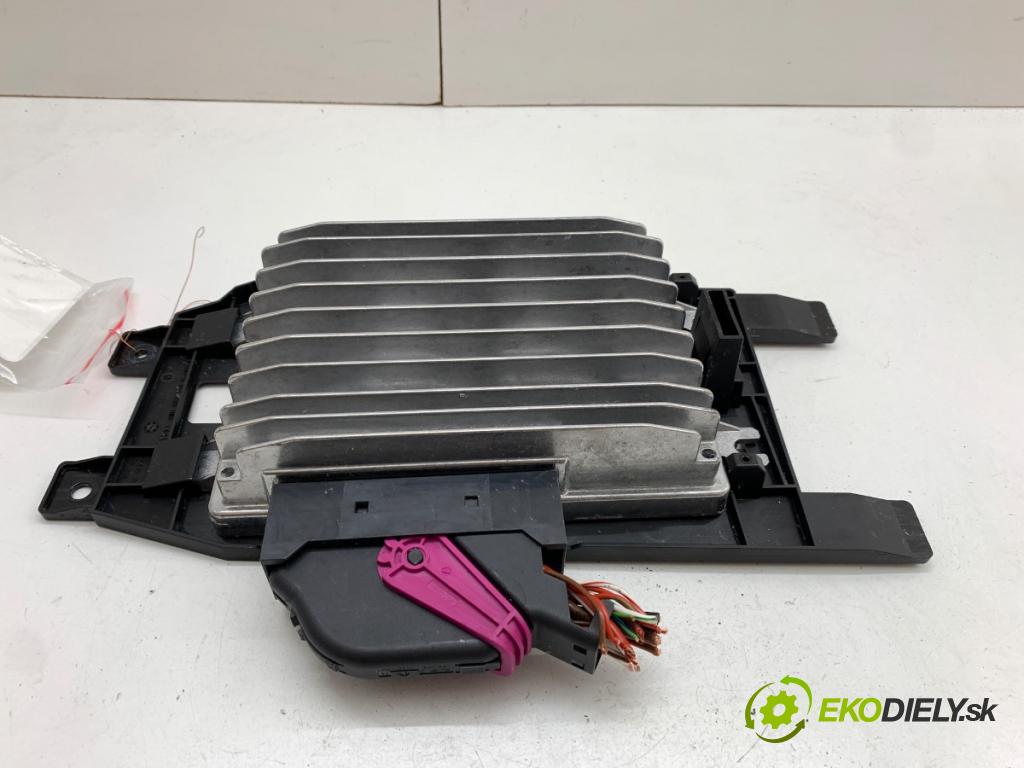 AUDI Q5 FY SUV 2021 195 kW 55 TFSI e quattro 1984 zesilovač 8Y0035465 (Zesilovač)