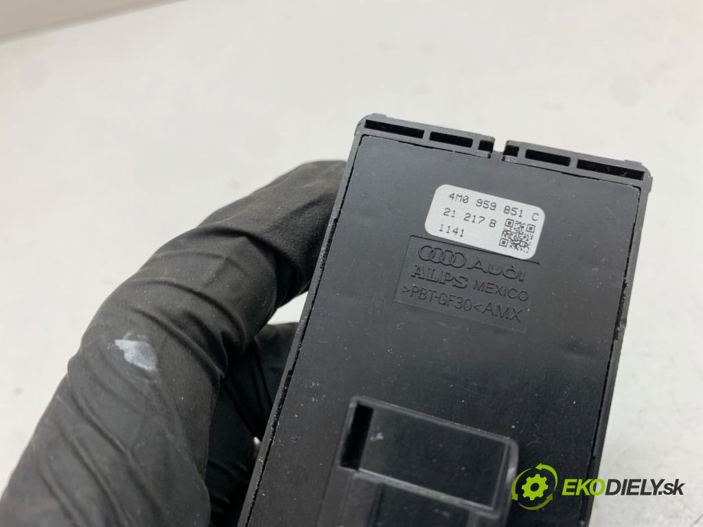 AUDI Q5 FY SUV 2021 195 kW 55 TFSI e quattro 1984 přepínač oken 4M0959851C (Páčky pod volantem)
