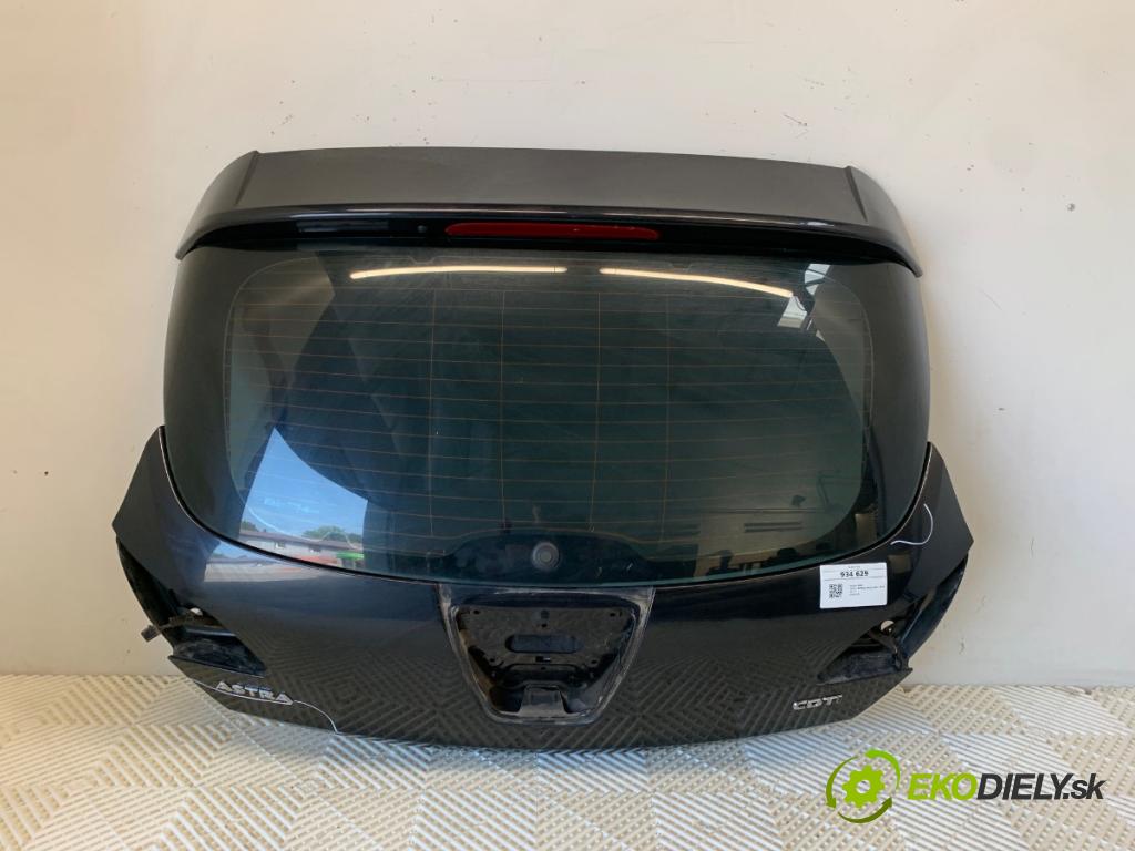 OPEL ASTRA J liftback 2010 81 kW 1.7 CDTI (68) 1686 kapota zadní část Z20R