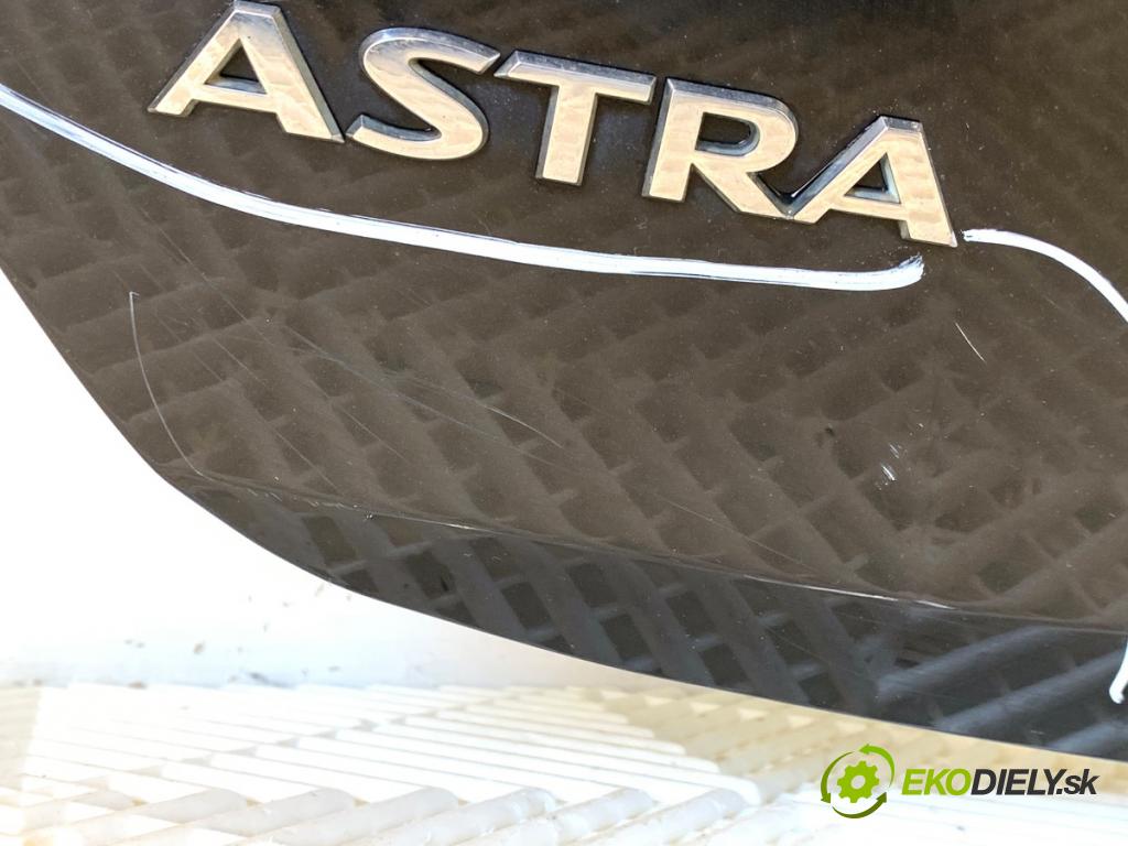 OPEL ASTRA J liftback 2010 81 kW 1.7 CDTI (68) 1686 kapota zadní část Z20R