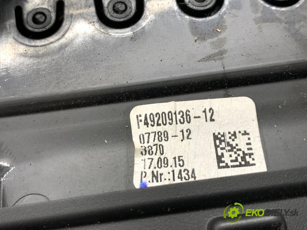 BMW F11 Kombi 2015 230 kW 535 d xDrive 2993 mří topení přední část 49209136