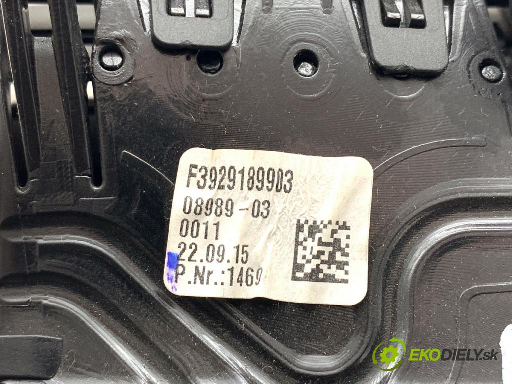 BMW F11 Kombi 2015 230 kW 535 d xDrive 2993 mří topení levý přední část 16828110