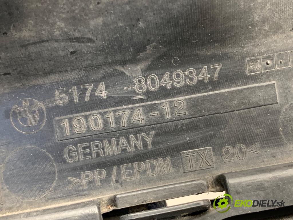 BMW F11 Kombi 2015 230 kW 535 d xDrive 2993 mří nárazníka přední část 8049347 (Přední mřížka (maska chladiče))