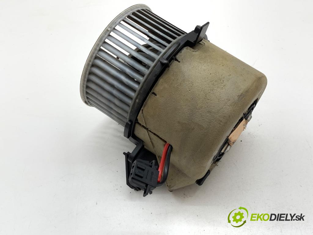AUDI A4 B8 sedan 2008 118 kW 1.8 TFSI 1798 ventilátor kúrenia 8K1820021