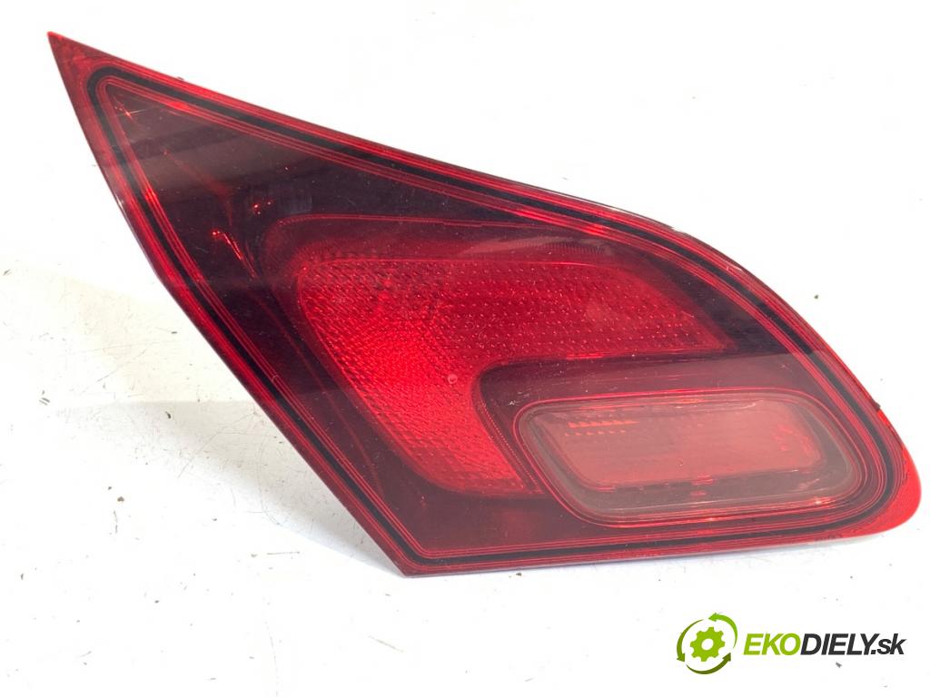 OPEL ASTRA J liftback 2010 81 kW 1.7 CDTI (68) 1686 světlo levý zadní část vnitřní 