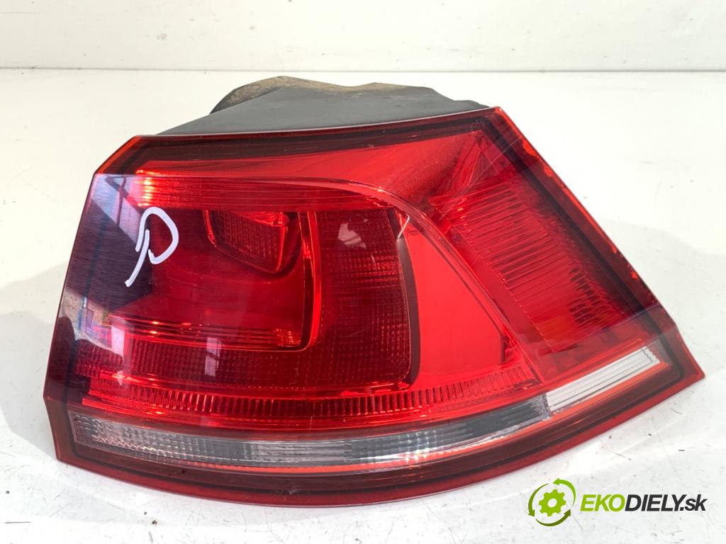 VW GOLF VII Kombi 2016 81 kW 1.6 TDI 1598 Svetlo pravy zad 