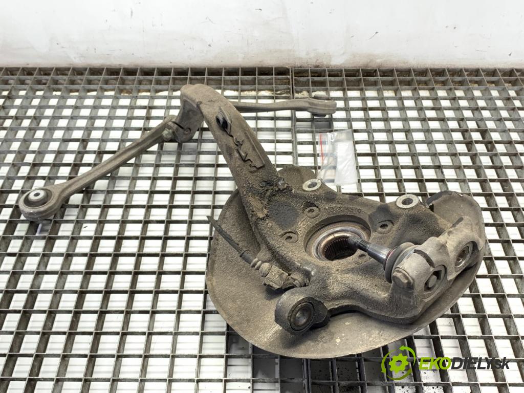 AUDI A4 B8 sedan 2008 118 kW 1.8 TFSI 1798 náboj pravý přední část