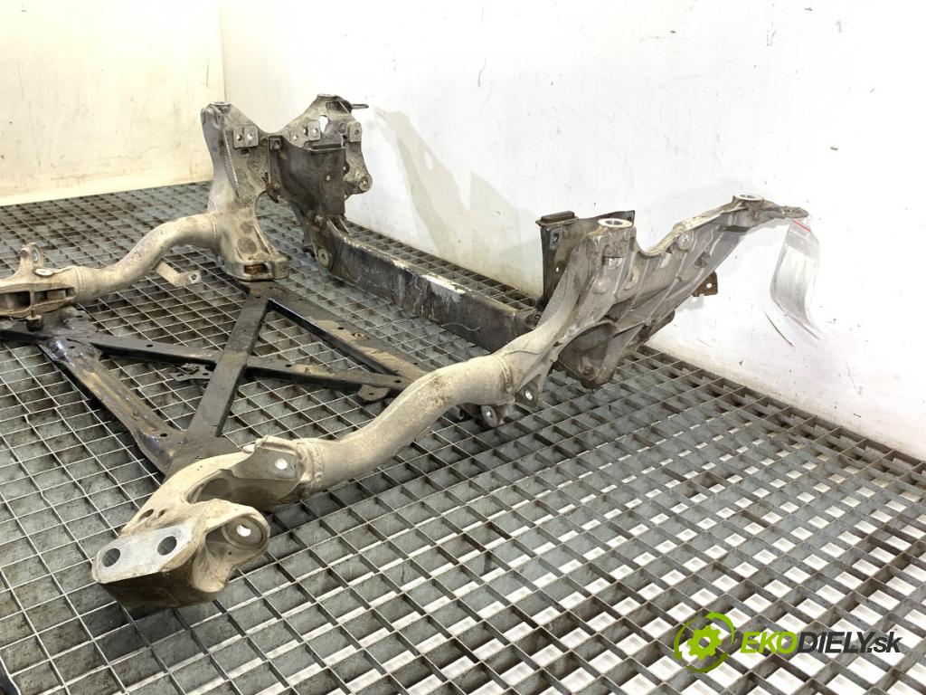 AUDI A4 B8 sedan 2008 118 kW 1.8 TFSI 1798 výztuha pod motor 8T0399315G (Přední výztuha)