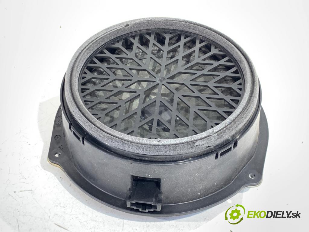 AUDI A4 B8 sedan 2008 118 kW 1.8 TFSI 1798 reproduktory 4F0035399A