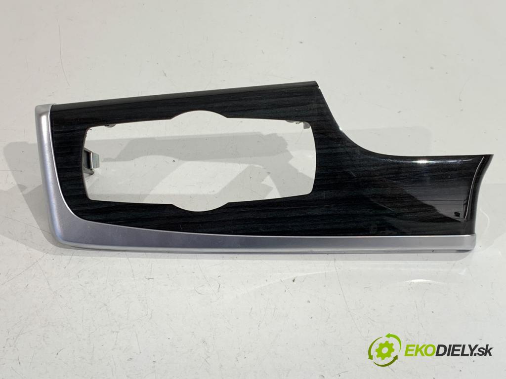 BMW F11 Kombi 2015 230 kW 535 d xDrive 2993 lišty kryt 9192943 (Lišta)