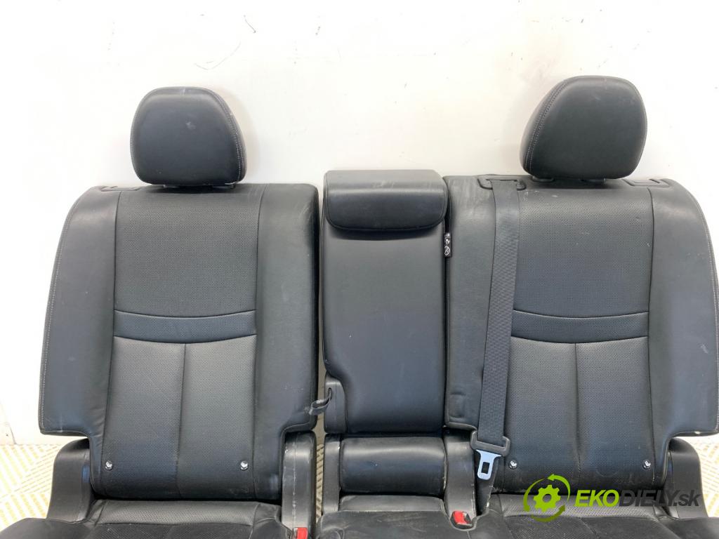 NISSAN X-TRAIL T32 SUV 2015 120 kW 1.6 DIG-T (T32) 1618 Sedadlo druhý rad