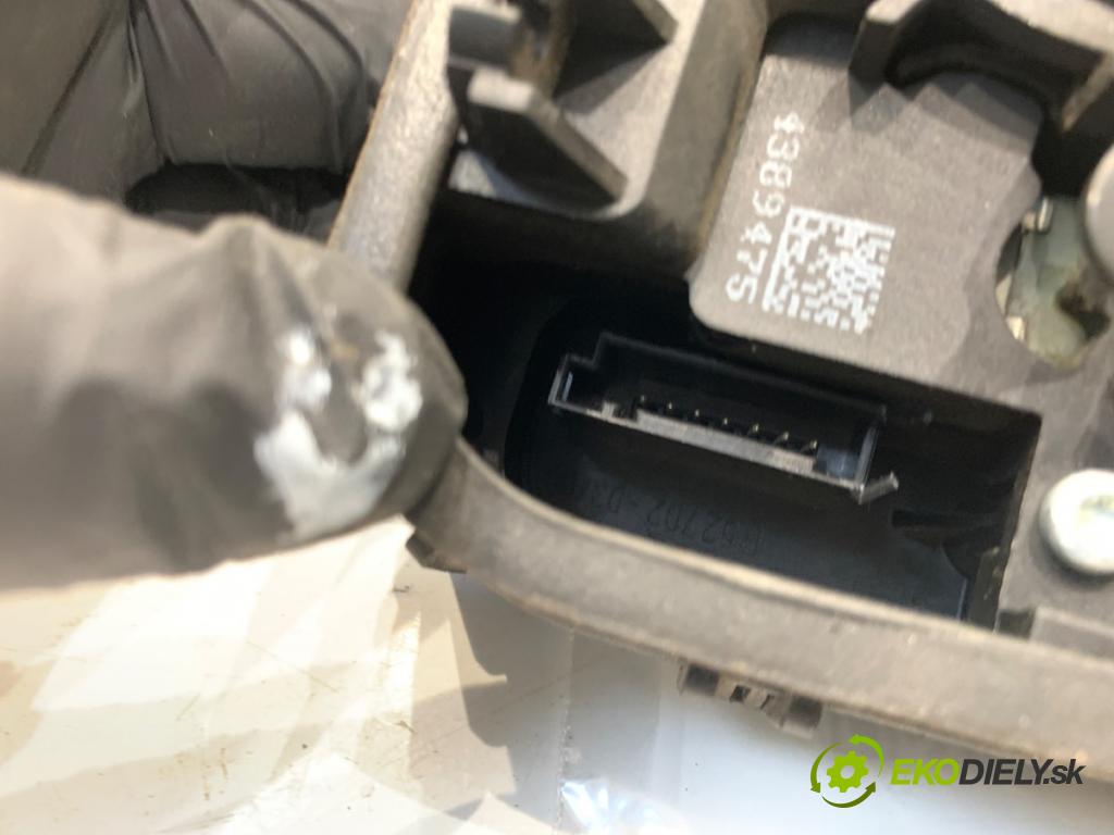BMW E90 sedan 2006 120 kW 320 d 1995 zámok Dvere ľavy zad 4389475