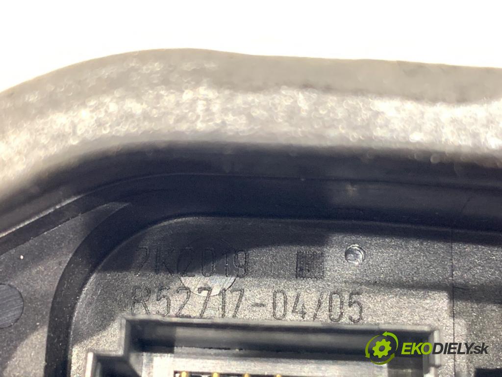BMW E90 sedan 2006 120 kW 320 d 1995 zámok Dvere pravy predný 4389474