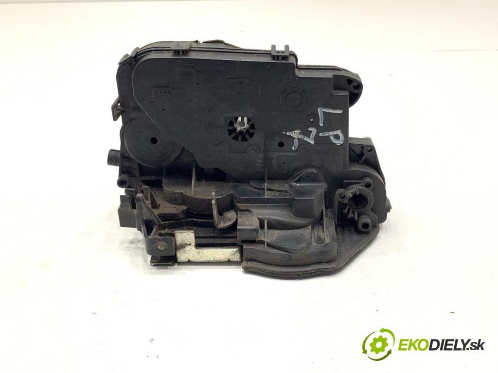 BMW E90 sedan 2006 120 kW 320 d 1995 zámok Dvere ľavy predný 4389471