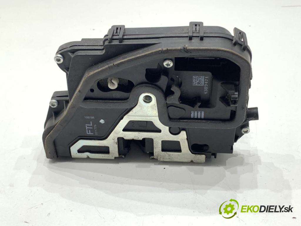 BMW E90 sedan 2006 120 kW 320 d 1995 zámok Dvere ľavy predný 4389471