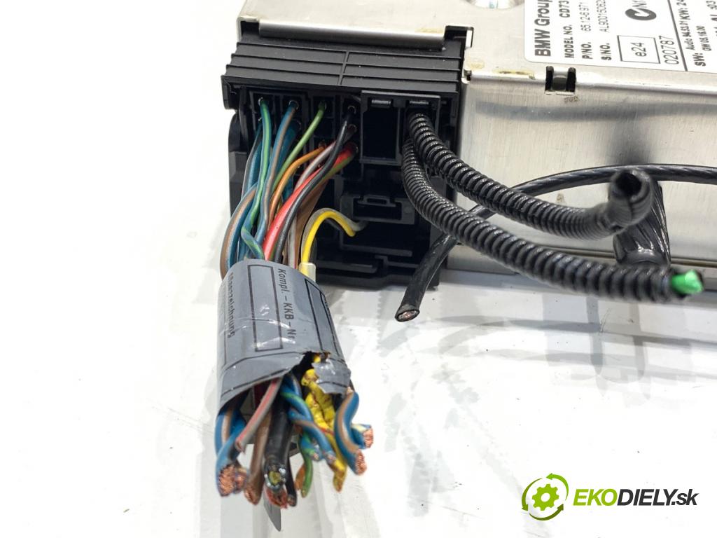 BMW E90 sedan 2006 120 kW 320 d 1995 RADIO 6971703 (Audio zariadenie)