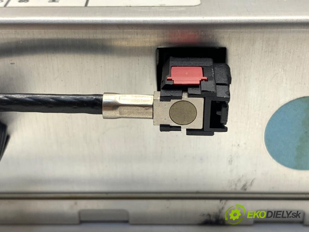 BMW E90 sedan 2006 120 kW 320 d 1995 RADIO 6971703 (Audio zariadenie)