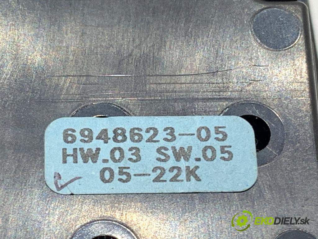 BMW E90 sedan 2006 120 kW 320 d 1995 Prepínač okien 6948623 (Prepínacie páčky pod volantom)