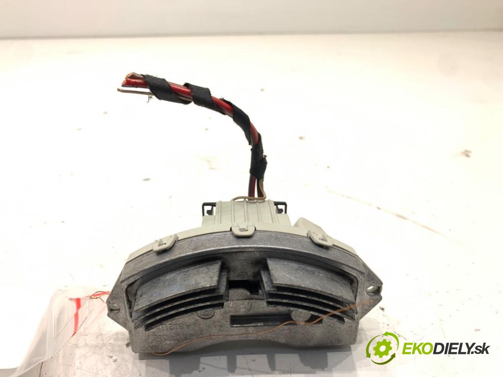 BMW E90 sedan 2006 120 kW 320 d 1995 odpor rezistor topení vzduchu 985464F (Odpor topení)