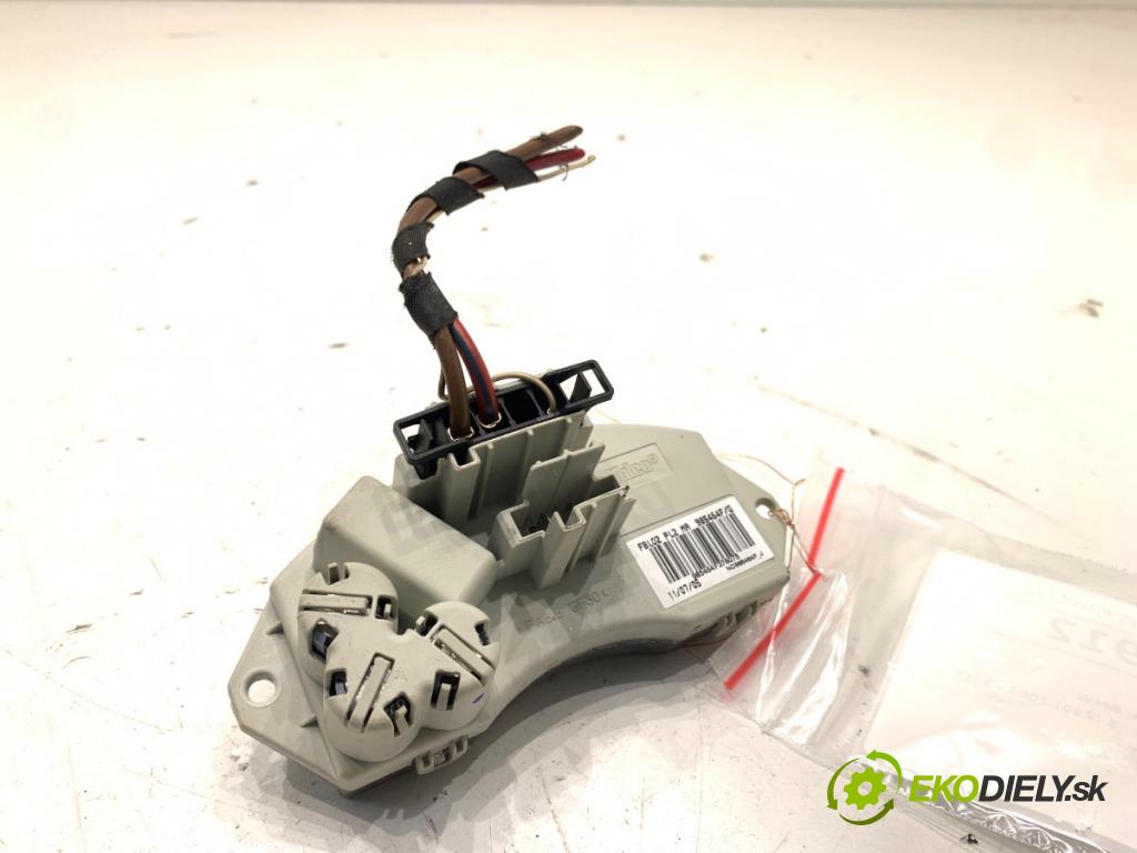 BMW E90 sedan 2006 120 kW 320 d 1995 Odpor, rezistor kúrenia vzduchu 985464F (Odpor (rezistor) kúrenia)