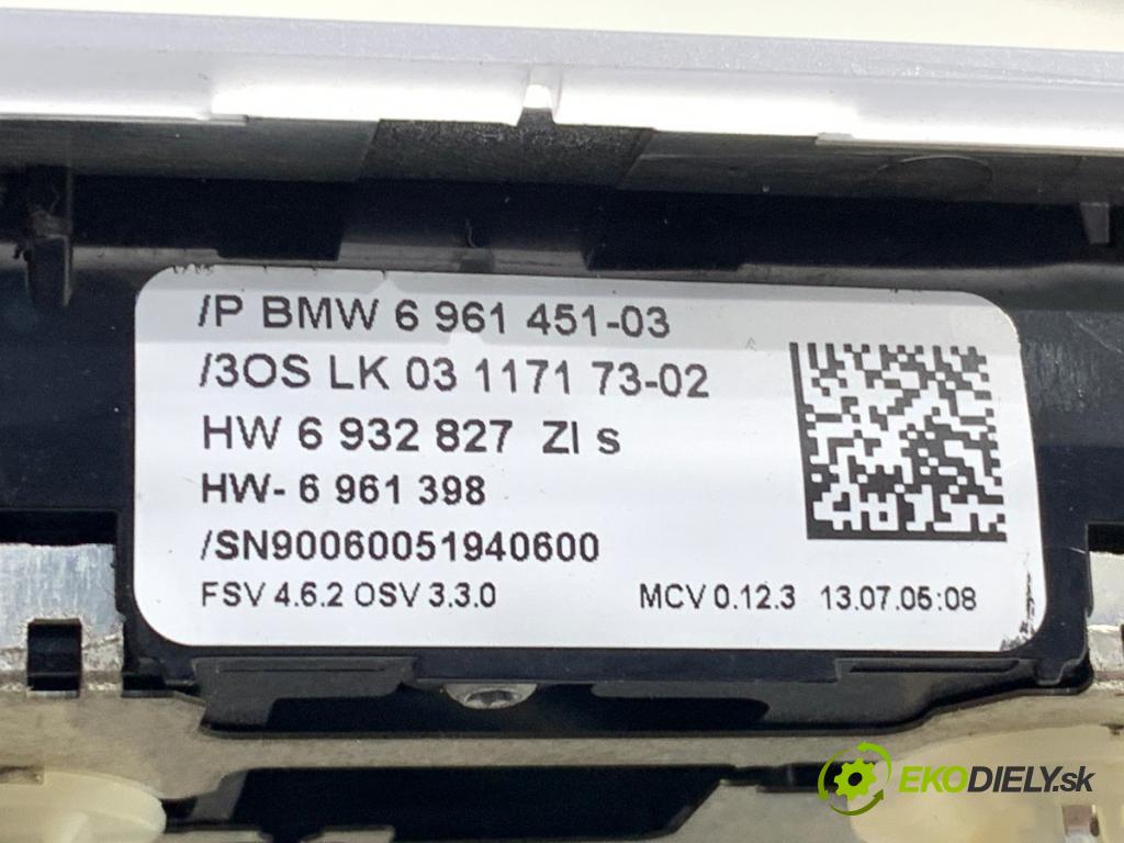 BMW E90 sedan 2006 120 kW 320 d 1995 Svetlo stropné 6961451