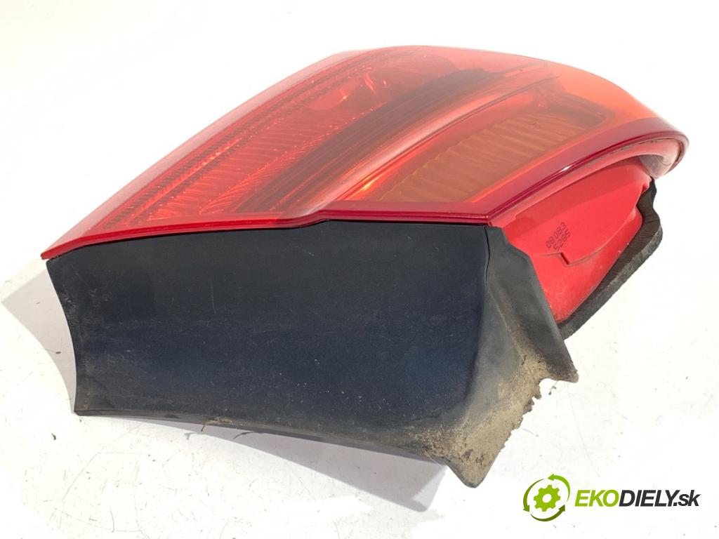 BMW E90 sedan 2006 120 kW 320 d 1995 Svetlo ľavy zad 6937457