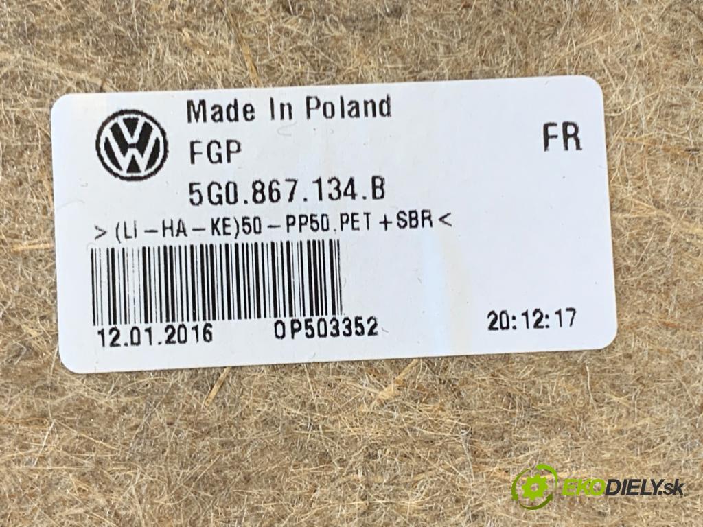 VW GOLF VII Kombi 2016 81 kW 1.6 TDI 1598 čalúnenie Dvere pravy predný