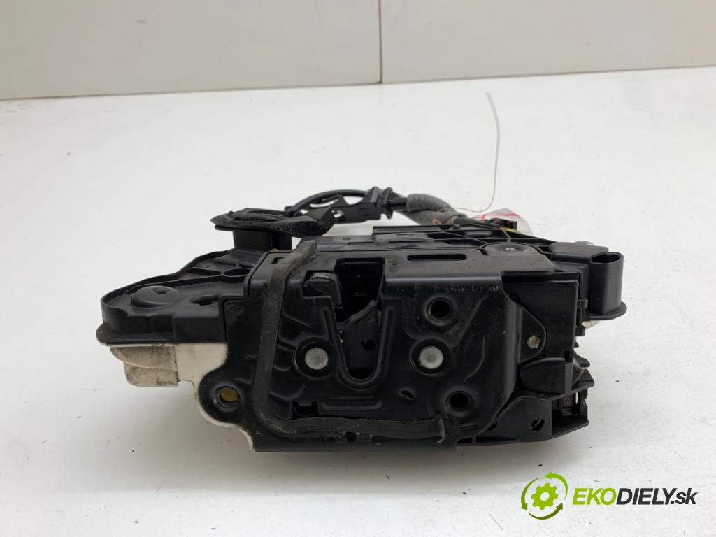 VW GOLF VII Kombi 2016 81 kW 1.6 TDI 1598 zámok Dvere ľavy predný 5K1837015D