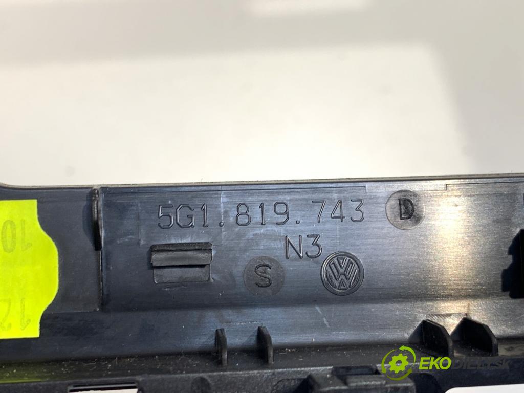 VW GOLF VII Kombi 2016 81 kW 1.6 TDI 1598 lišty kryt 5G0857059S (Lišta)