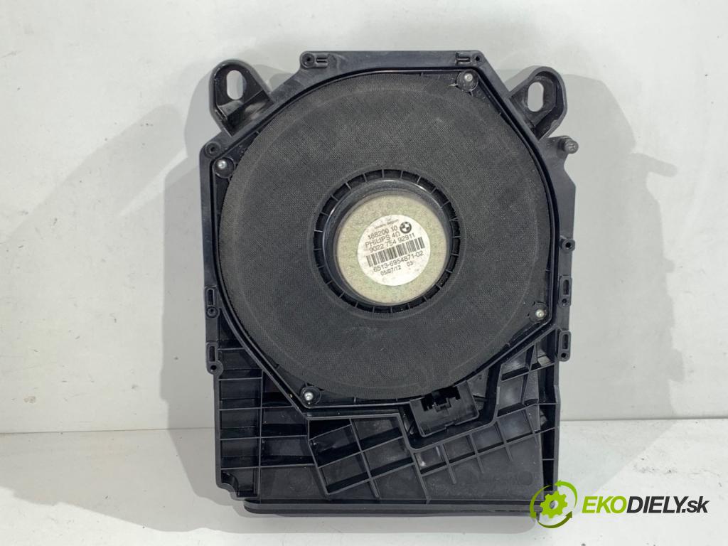 BMW E90 sedan 2006 120 kW 320 d 1995 reproduktory 6954871