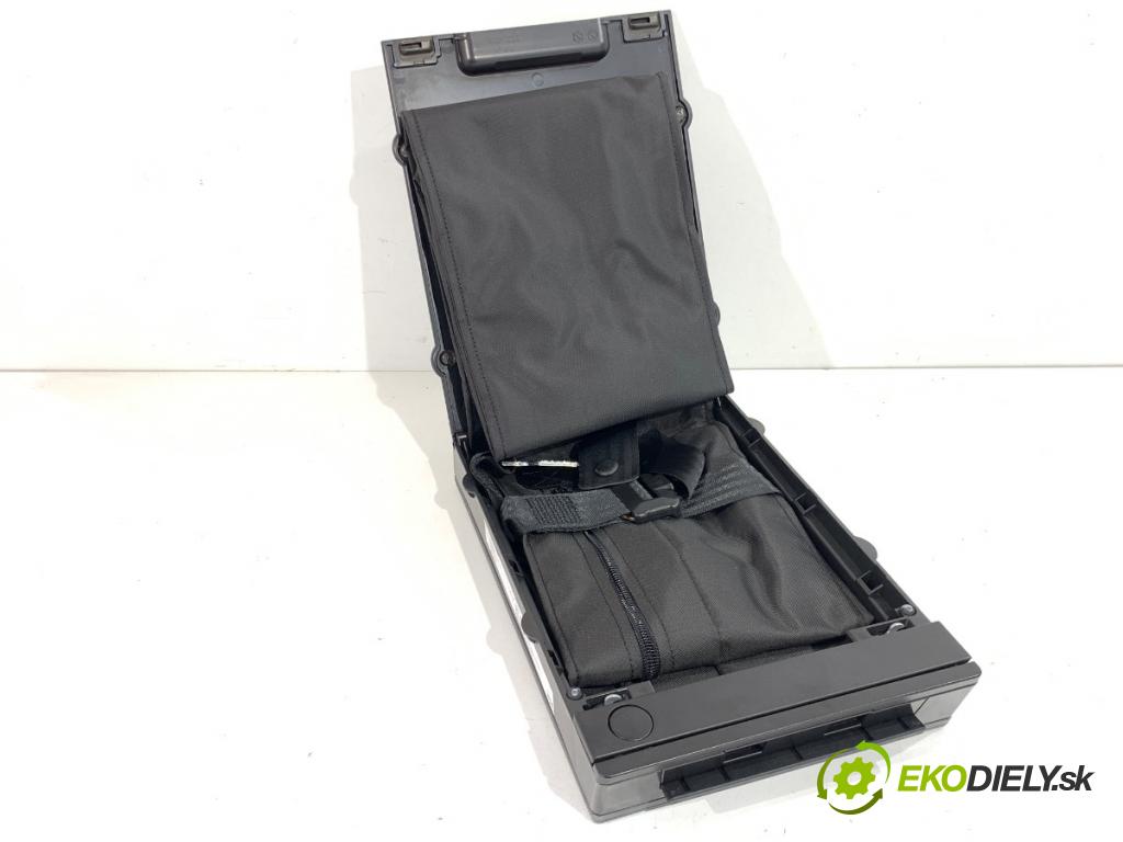 BMW E90 sedan 2006 120 kW 320 d 1995 přihrádka kastlík TAŠKA na LYŽE: kobereček 7163132