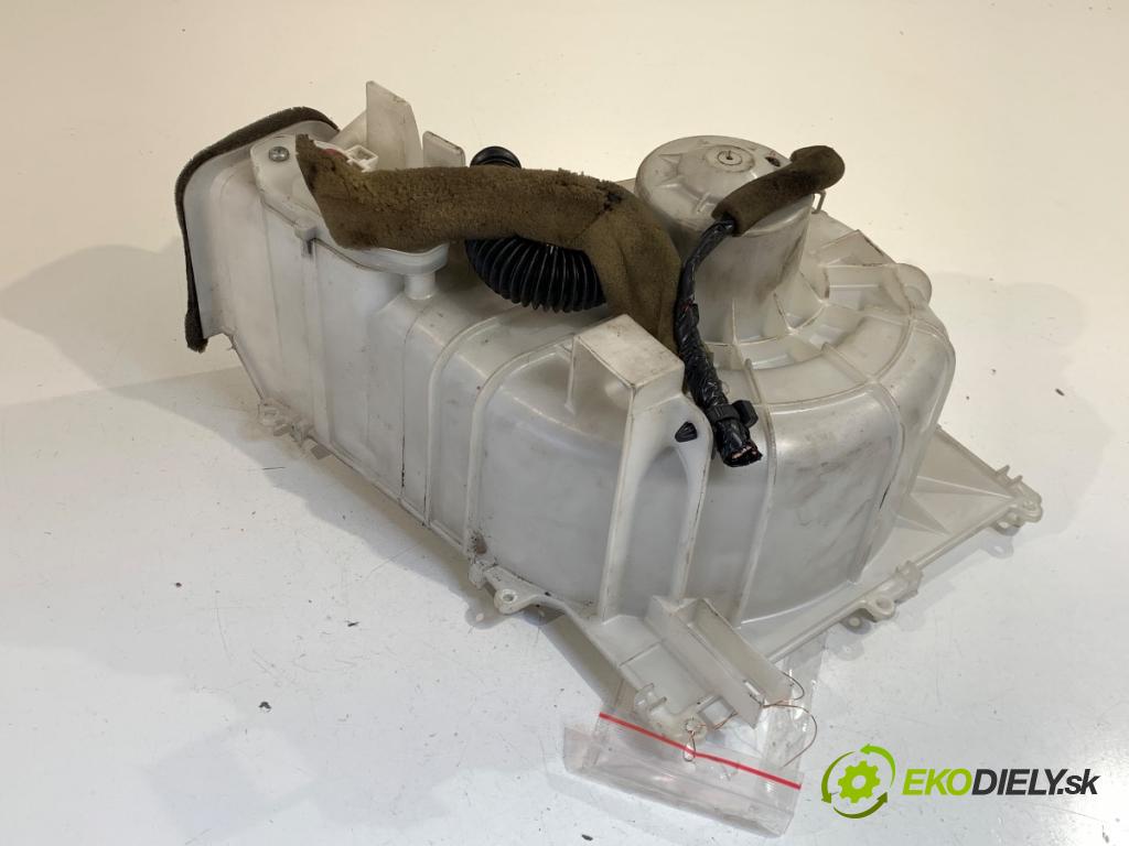 NISSAN X-TRAIL T30 SUV 2004 100 kW 2.2 dCi 4x4 2184 ventilátor kúrenia