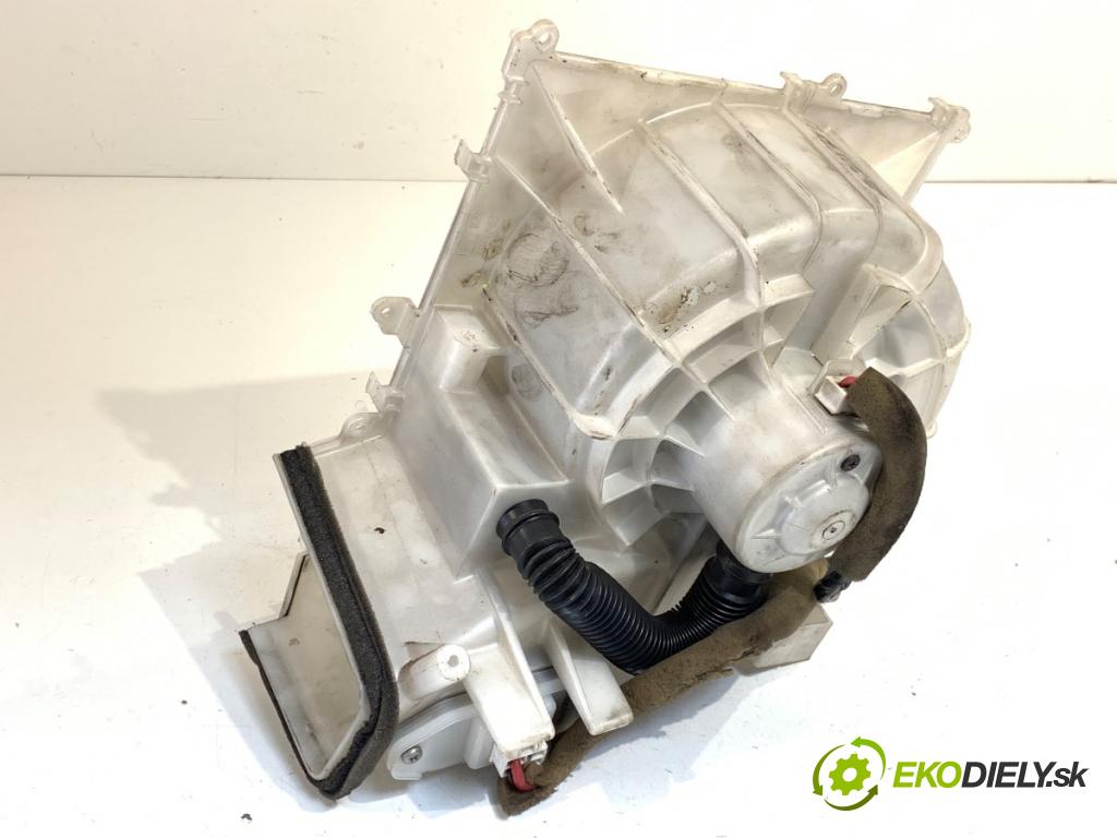 NISSAN X-TRAIL T30 SUV 2004 100 kW 2.2 dCi 4x4 2184 ventilátor kúrenia
