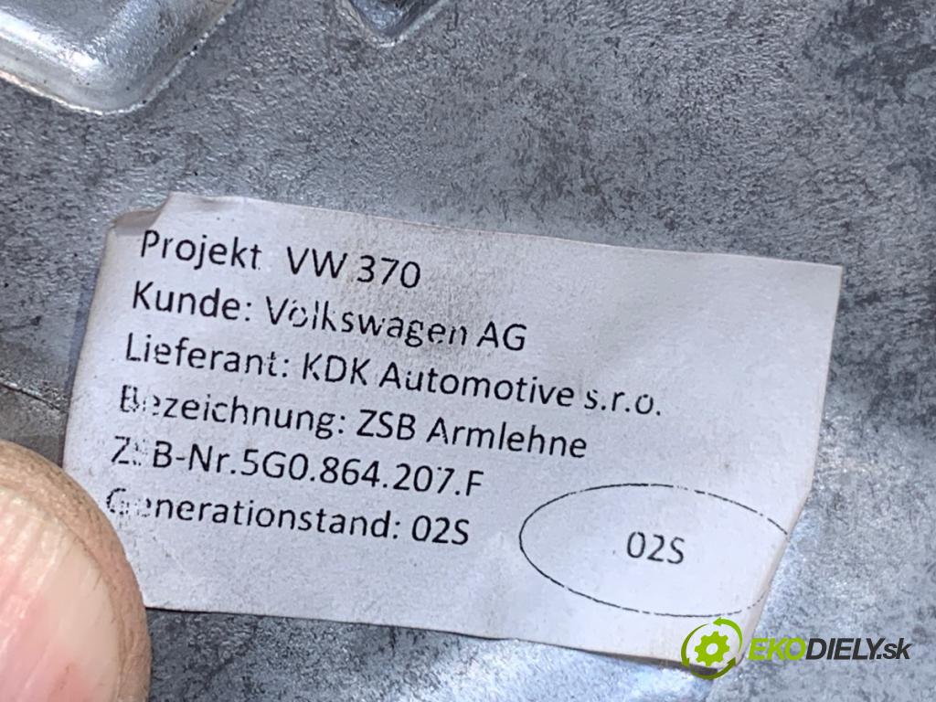 VW GOLF VII Kombi 2016 81 kW 1.6 TDI 1598 Lakťová opierka 5G0864207F (Lakťová opierka)
