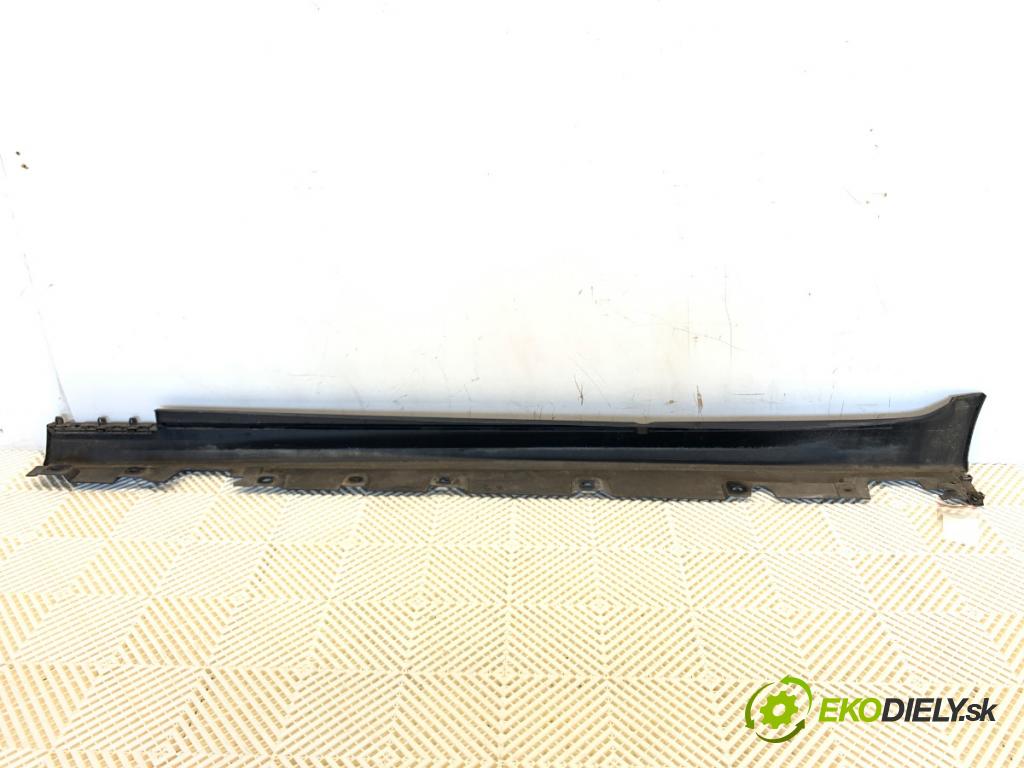 BMW F11 Kombi 2015 230 kW 535 d xDrive 2993 lišta prahová pravý 8048998