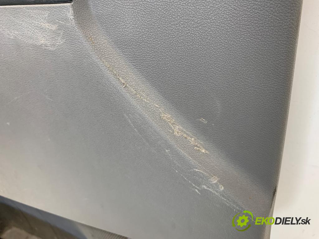 VW TRANSPORTER T5 Autobus 2009 96 kW 2.5 TDI 2461 ča dveře levý přední část