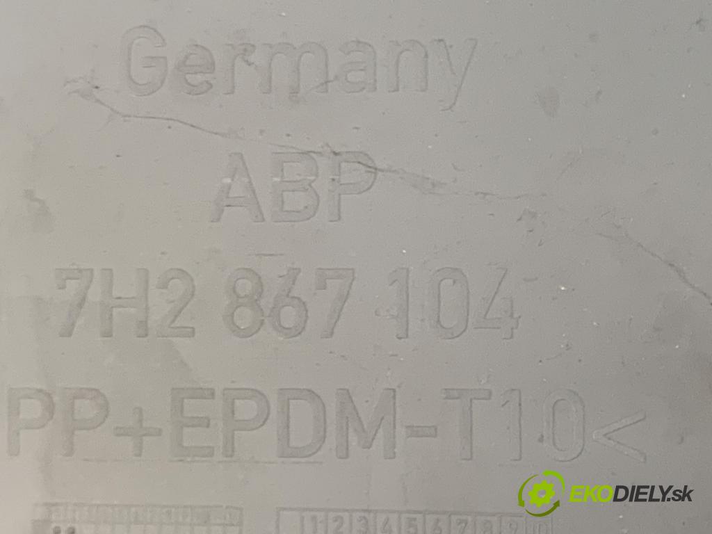 VW TRANSPORTER T5 Autobus 2009 96 kW 2.5 TDI 2461 ča dveře pravý přední část