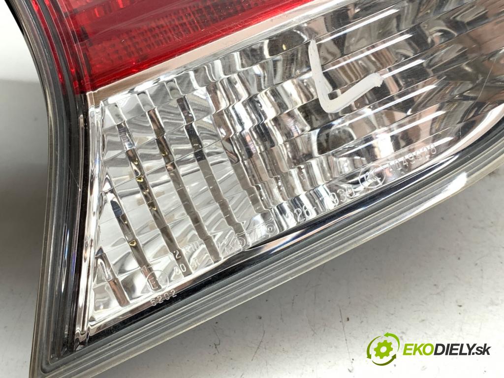 NISSAN X-TRAIL T32 SUV 2015 120 kW 1.6 DIG-T (T32) 1618 světlo levý zadní část vnitřní