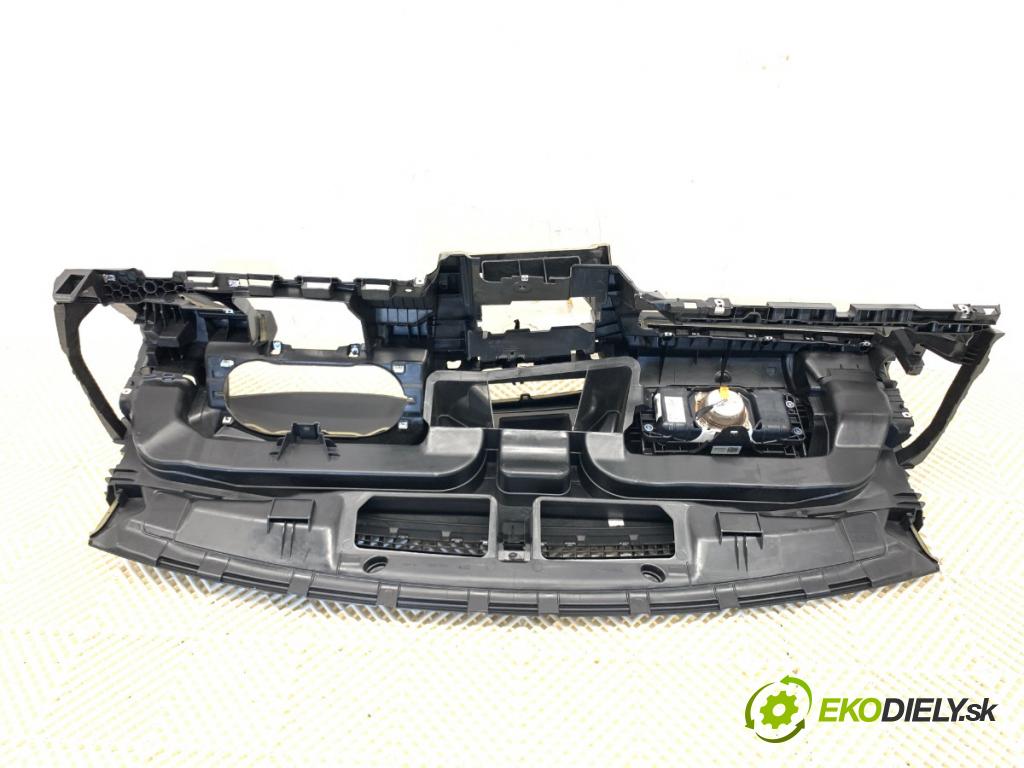 VW GOLF VII Kombi 2016 81 kW 1.6 TDI 1598 palubní doska POLŠTÁŘ: