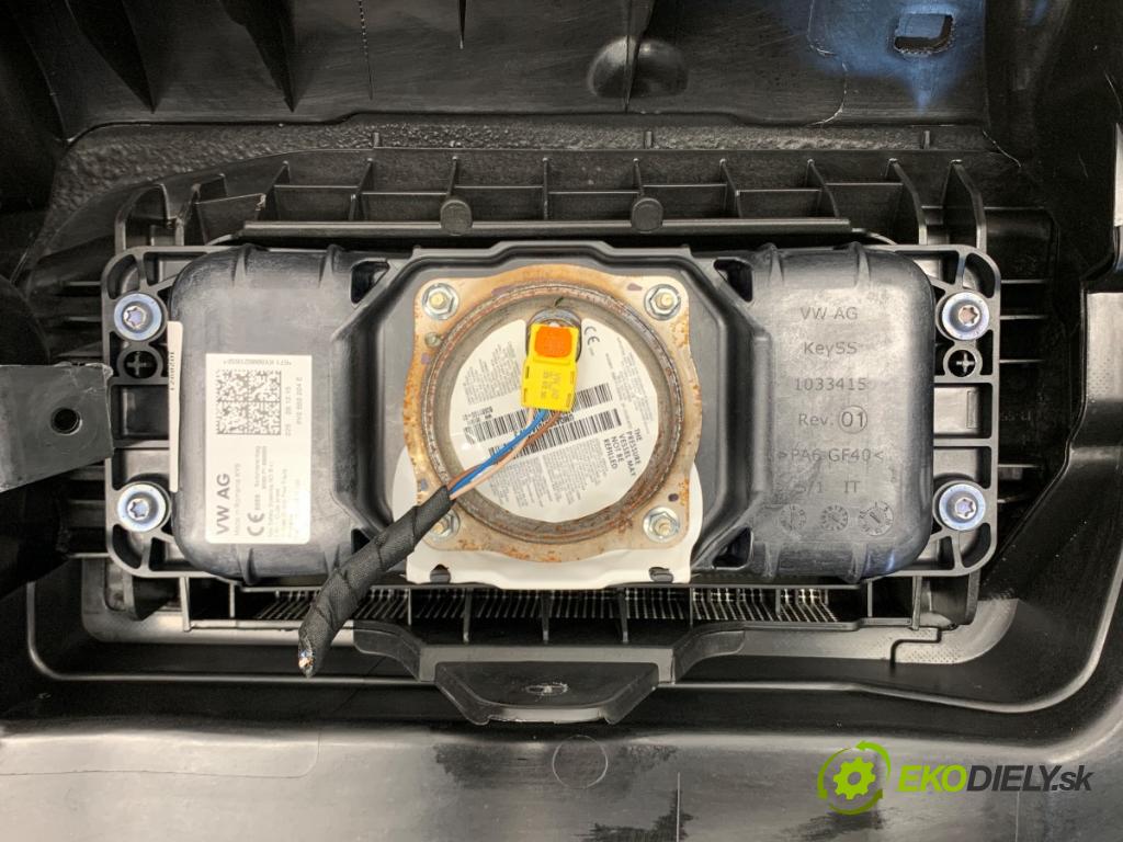 VW GOLF VII Kombi 2016 81 kW 1.6 TDI 1598 palubní doska POLŠTÁŘ: