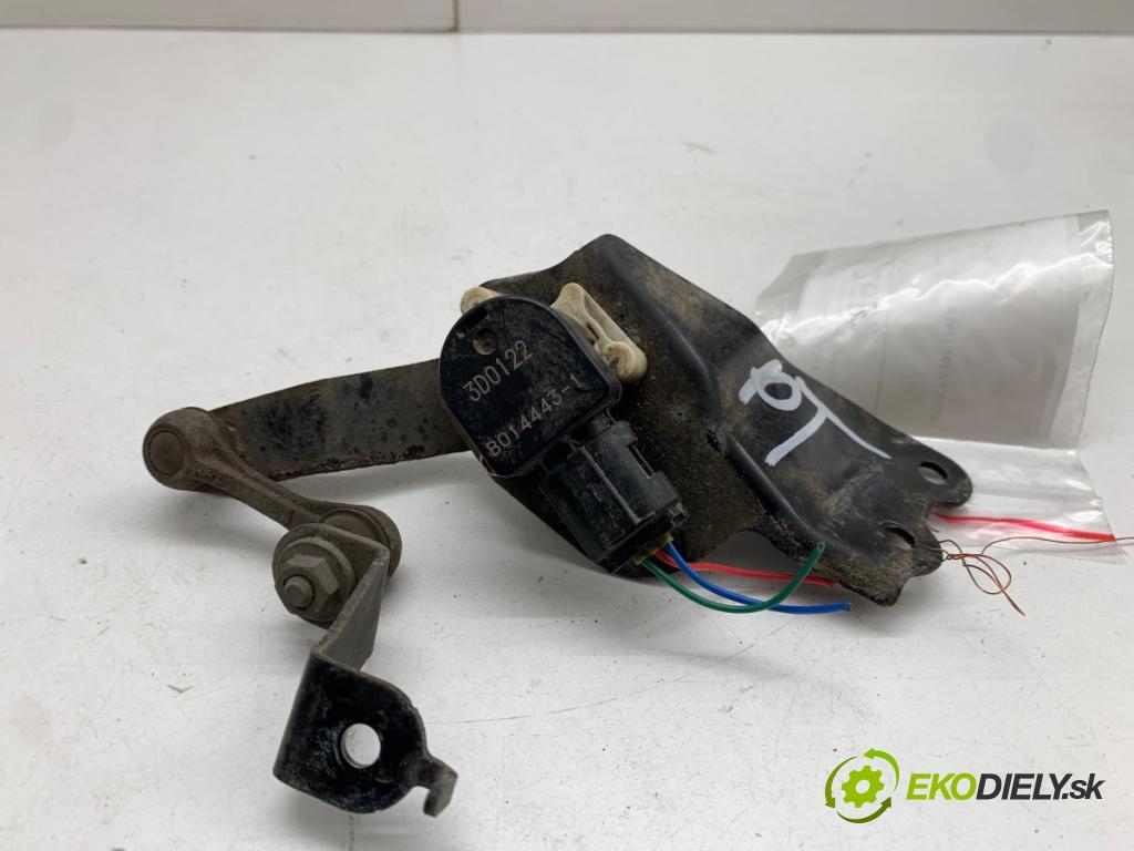 SUZUKI SWIFT V liftback 2023 61 kW 1.2 1197 Snímač XENON MK8: pravy zad 