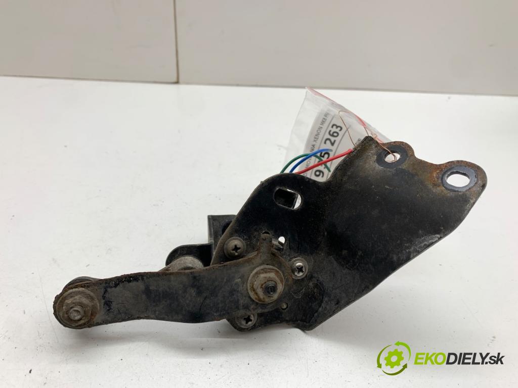 SUZUKI SWIFT V liftback 2023 61 kW 1.2 1197 snímač ÚROVEŇ: XENON MK8: pravý zadní část
