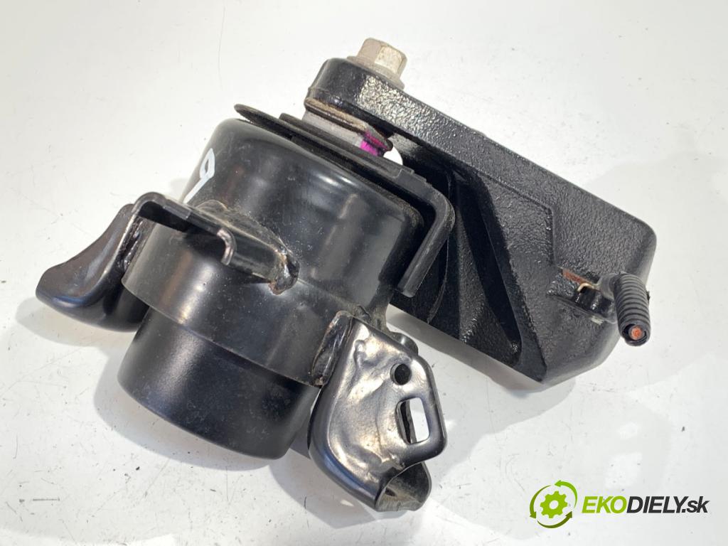 SUZUKI SWIFT V liftback 2023 61 kW 1.2 1197 držák motora MK8: pravá AV-D5665-STB