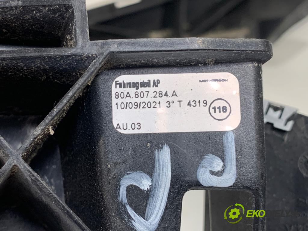 AUDI Q5 FY SUV 2021 195 kW 55 TFSI e quattro 1984 uchytenia svetla pravé 80A805608B
