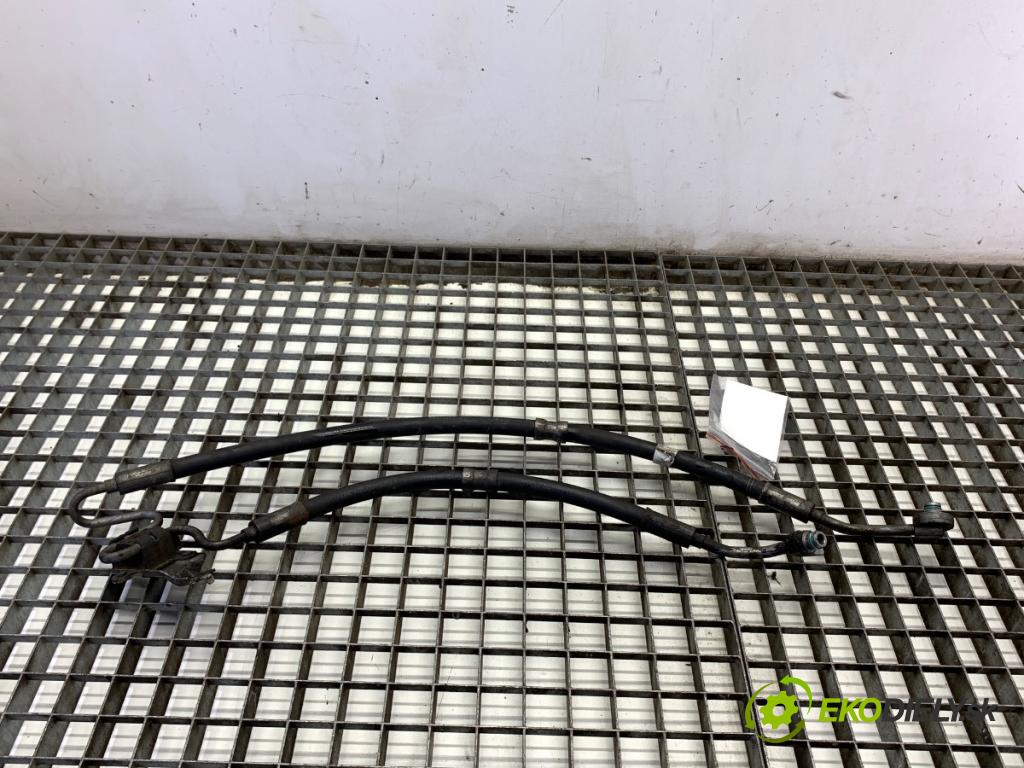 BMW F11 Kombi 2015 230 kW 535 d xDrive 2993 hadice servočerpadlo 6794468 (Trubka servo čerpadla)